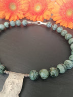 Collier aus Afrikanischem Smaragd mit Silberplatte 925