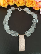 Collier aus blauem Kristallquarz mit 925 Silberplatte