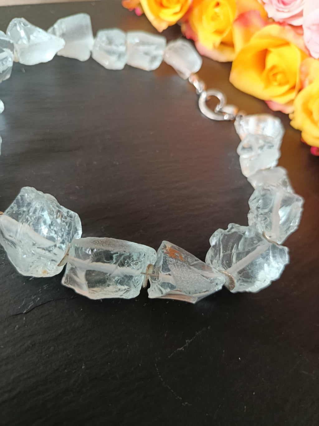 Collier aus blauem Kristallquarz mit 925 Silberplatte